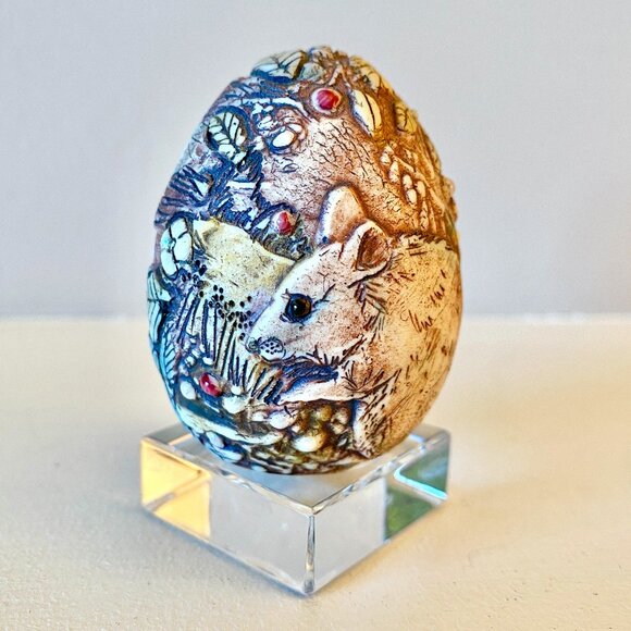 Intricate The Wind in the Willows Ceramic Egg - Picture 1 of 6